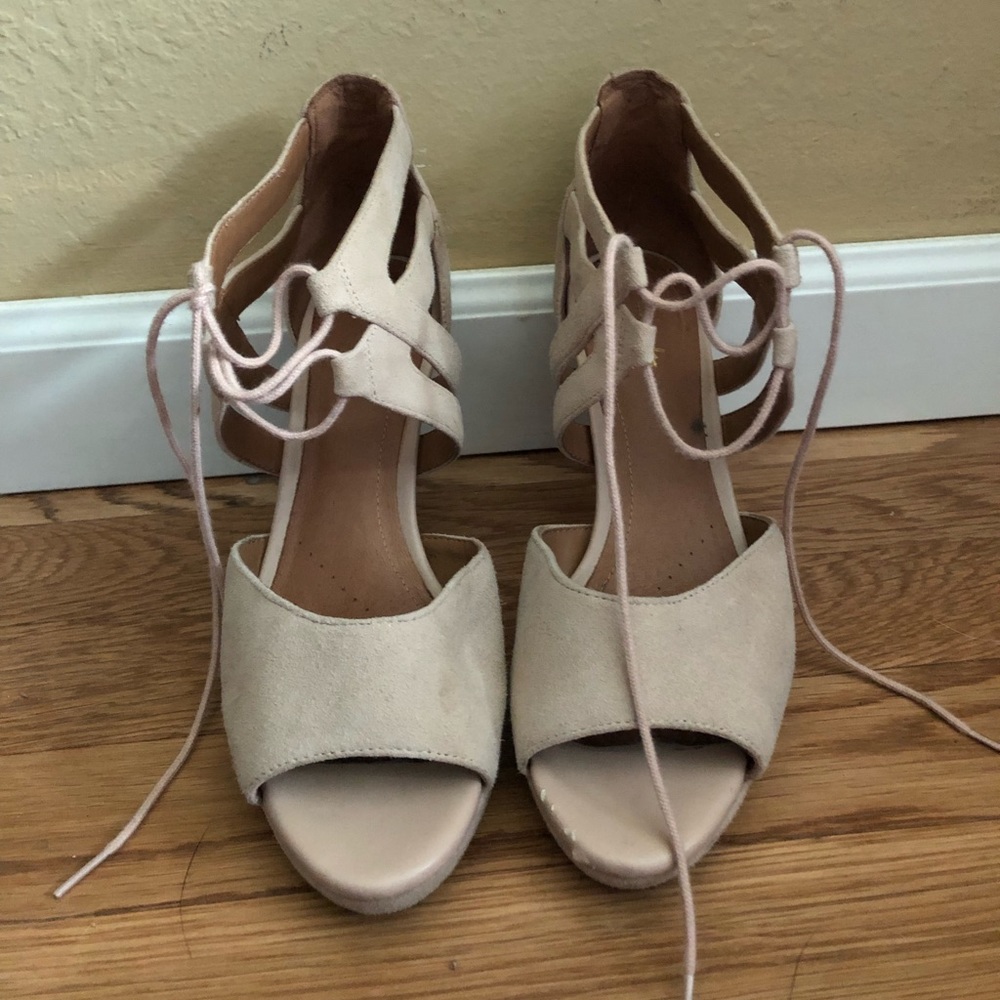 Clarks Mayra Ellie Nude Suede Heels
